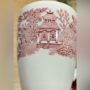 SOLD- Beautiful Mint Churchill Red Willow Mug